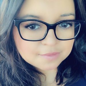 Meet your Posher, Alicia